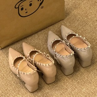 平底女潮 晚睡兰内增高10cm铆钉通勤百搭女粗跟罗马尖头高跟单鞋