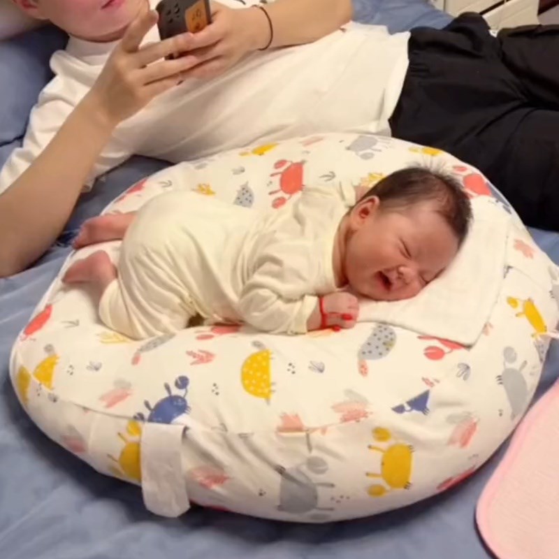 婴儿防吐奶哺乳枕头斜坡枕垫二合一防溢奶呛奶新生儿神器斜坡靠垫