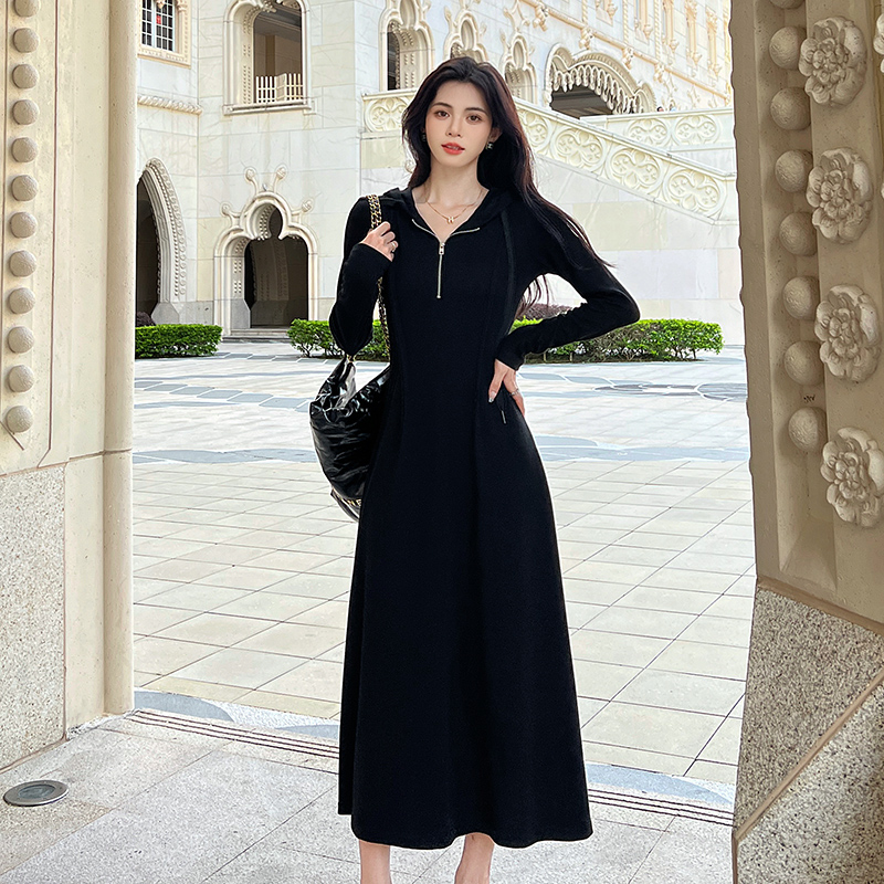 黑色连帽针织卫衣洋装女2023秋冬休闲小众设计感显瘦内搭长裙子