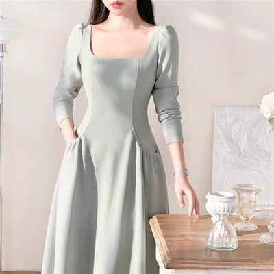 黑茉莉与甜酒 豆蔻年华 冬日极简风E加厚法式方领显瘦长袖连衣裙