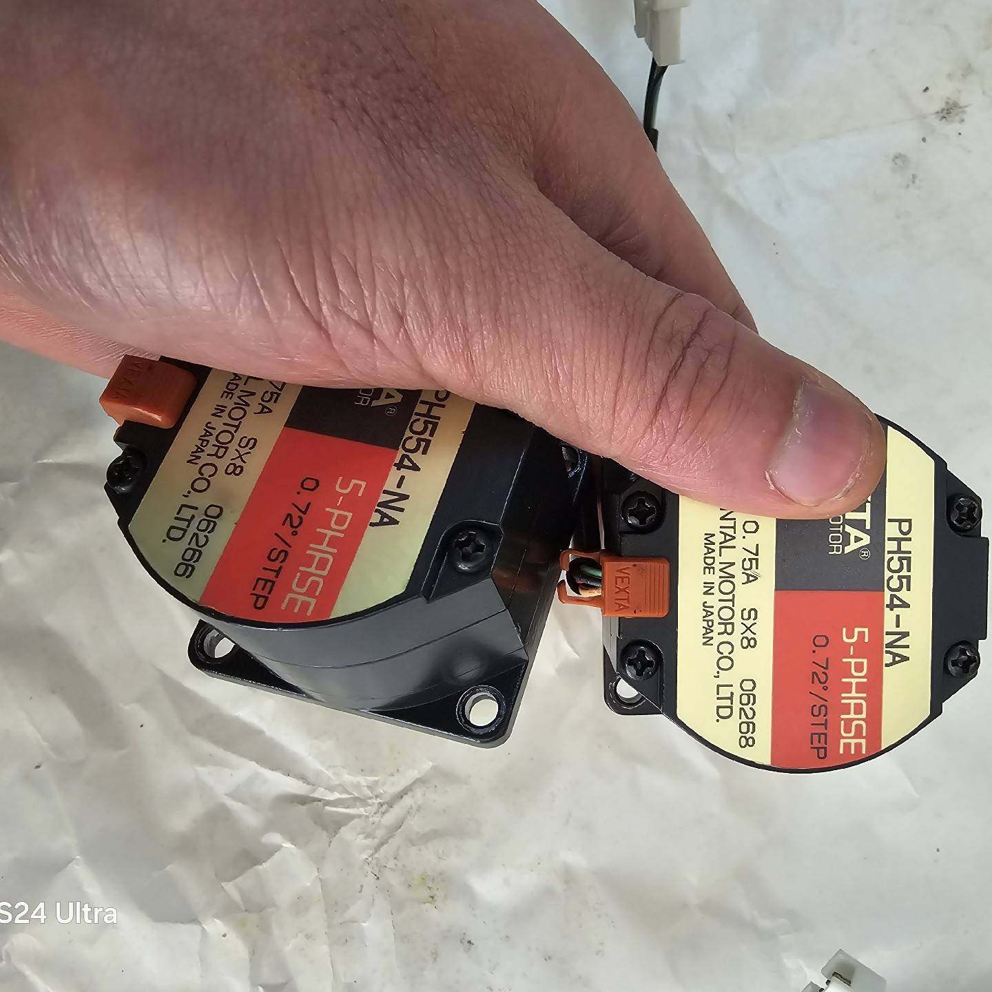 议价五相步进电机PH554-NA两个，。成色漂适用