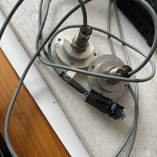 议价Baumr传感器FZAM18P1155，半导体炉子上适用