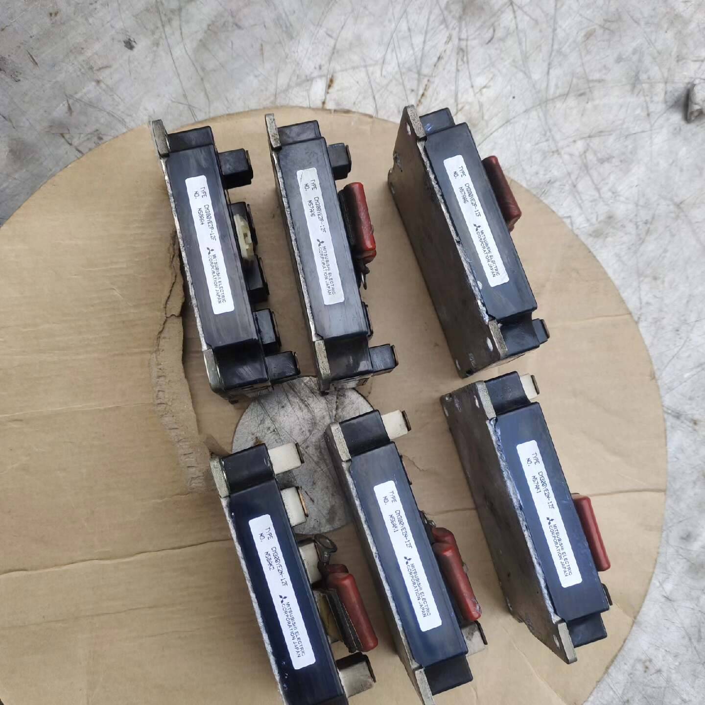 议价CM300YE2N-12F 变频器G7系列55kw逆变模适用