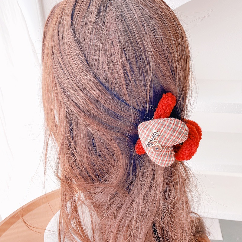 HD9198A03文艺格纹爱心羊羔毛抓夹发卡秋冬毛绒鲨鱼夹后脑勺夹女