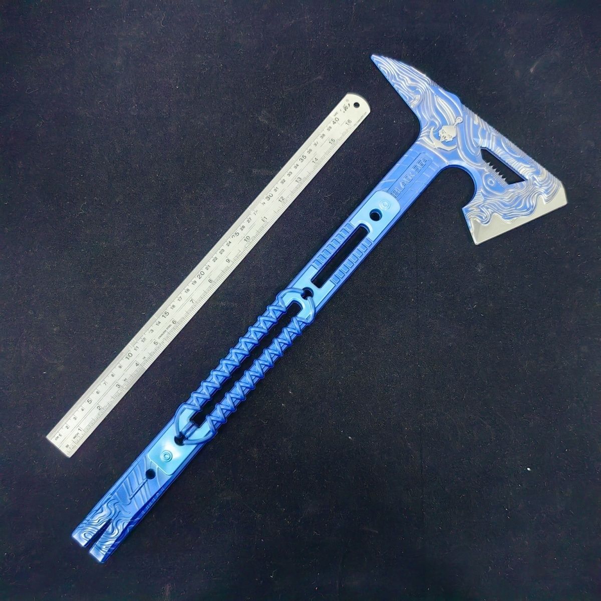 三角洲行动周边同款黑海战术塑胶模型玩具游戏战斧武器摆件仿真