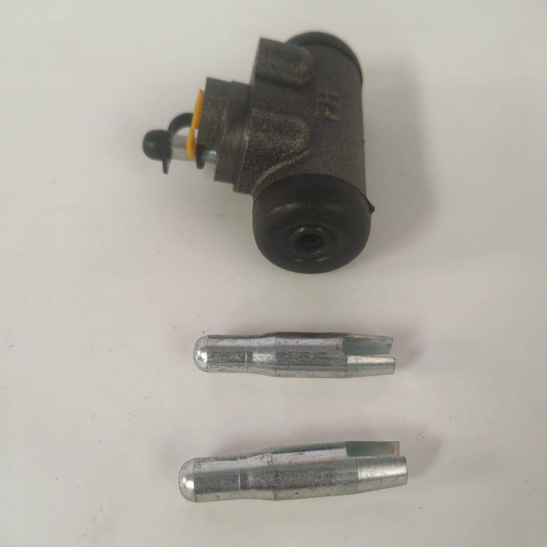 斗山电动叉车配件B15SE/B18SE/B20SCE前轮左刹车制动分泵轮缸