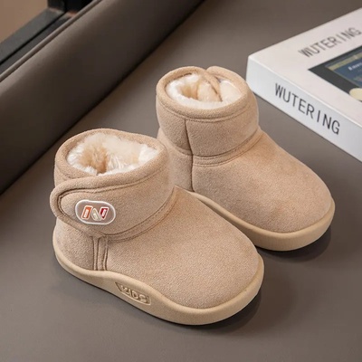 宝宝冬季加绒保暖软底雪地靴