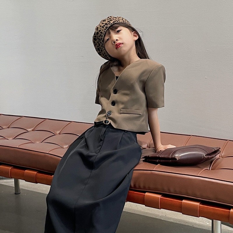 豆丁韩国黑色短袖西装外套女童夏季薄款2026新款短款V领西服上衣图片