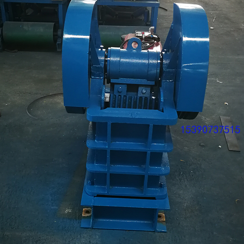 新款加厚鄂式锤式破碎机石头水泥块建筑垃圾小型制砂设备厂家