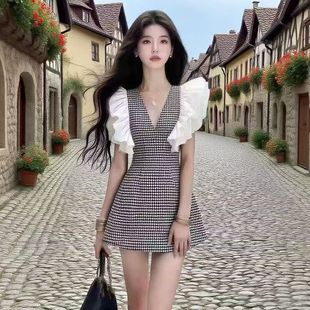 新款 夏季 温柔知性风V领拼接设计连衣裙女轻奢千金风高级氛围感