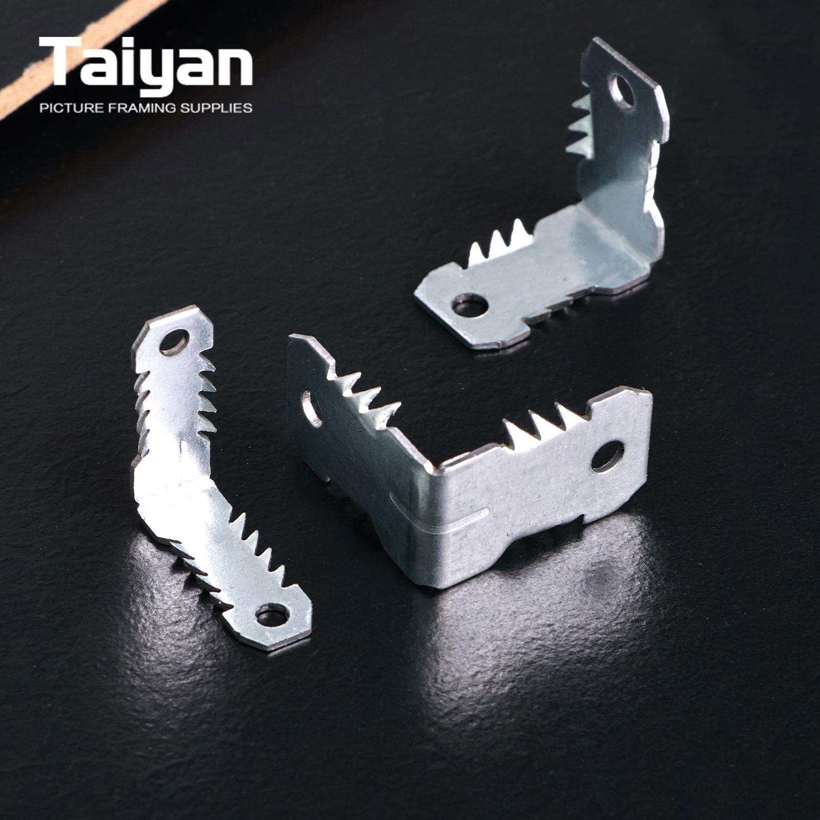 6.8mm带刺角码10000个塑钢相框直角固定配件 连接片五金配件