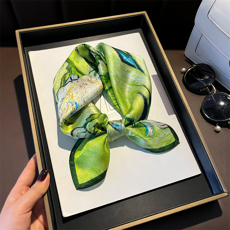 绿色白玫瑰真丝围巾女100%桑蚕丝巾春秋薄款装饰搭衬衫小方巾