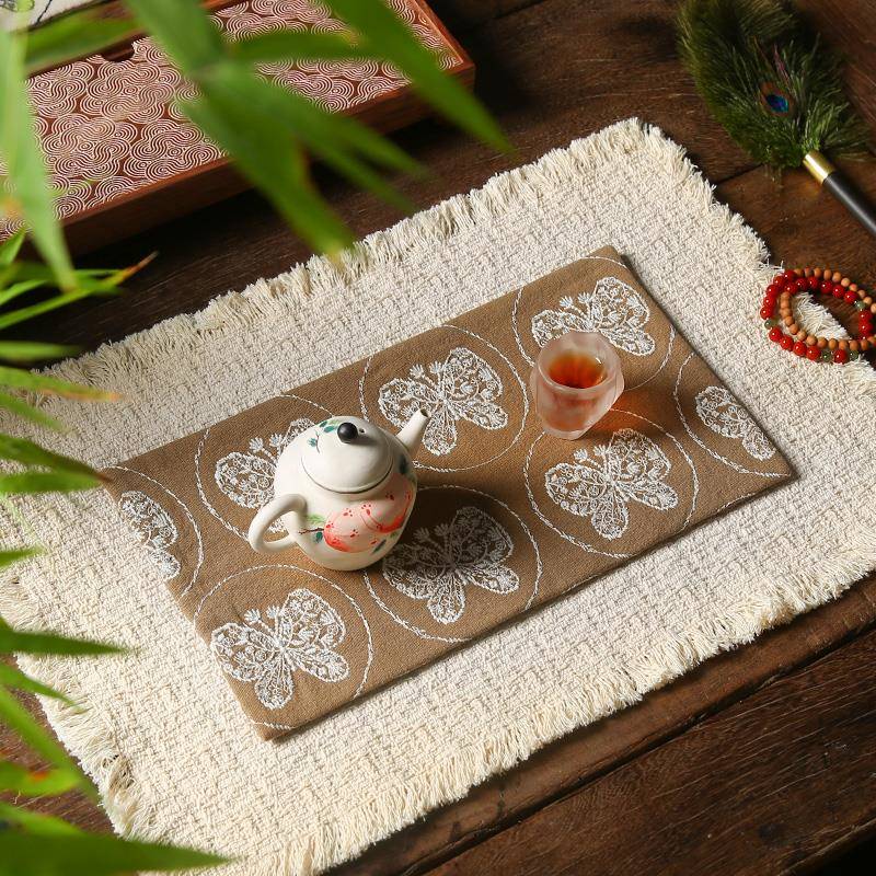 野生棉麻绣花蝴蝶流苏茶垫简单多功能桌布干泡泡垫咖啡桌桌垫绝缘