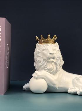 北欧树脂工艺品卧姿皇冠狮子摆件家居电视柜办公室装饰品送礼佳品