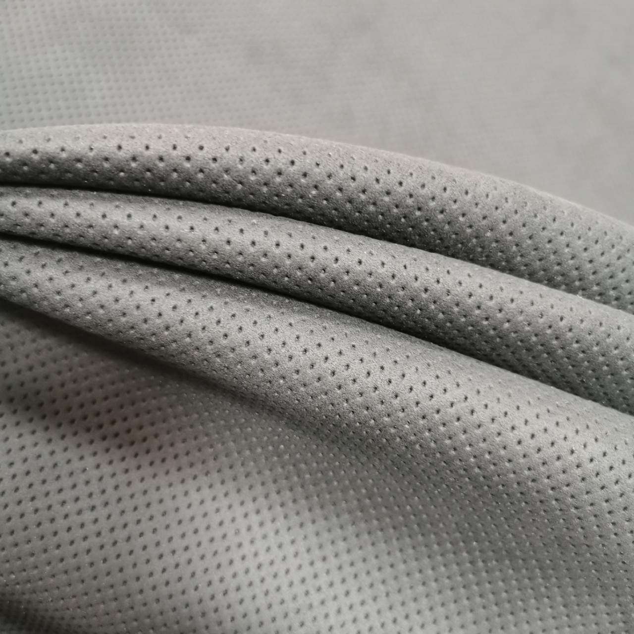 汽车内饰方向盘套把套面料超纤麂皮绒绒面打孔人造革透气打孔设计