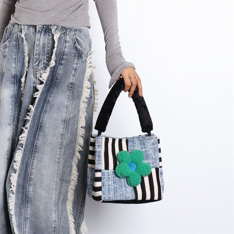 撞色花朵手拎包小众设计拼接牛仔秋冬新品大容量菜篮子斜挎水桶包,箱包皮具/热销女包/男包,水桶包,淘宝优惠券,粉丝福利购,淘宝优惠卷