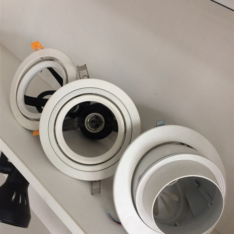 PAR30射灯轨道灯帕灯轨道支架喇叭四爪外壳p30嵌入式象鼻灯架明装