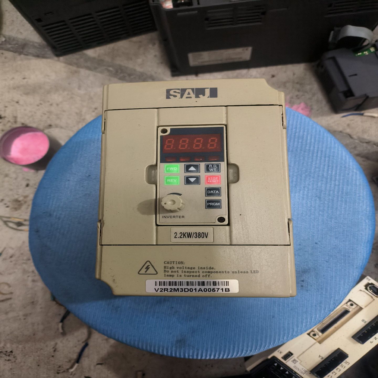 三晶变频器，8000 V2R2M3，，质量保证，~询价