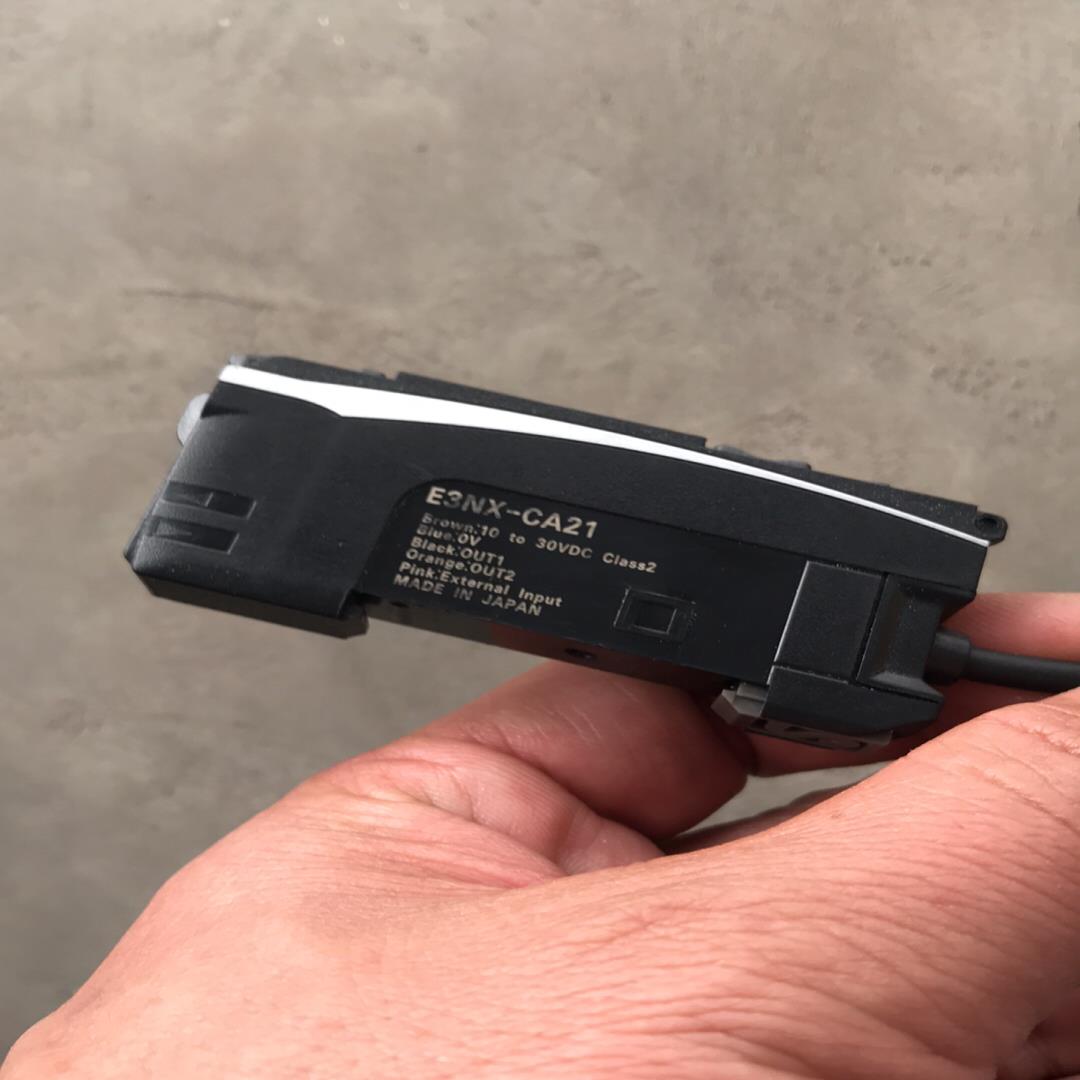 E3NX-CA21光仟放大器，成色95新，长线两米，功能已测（豆豆设