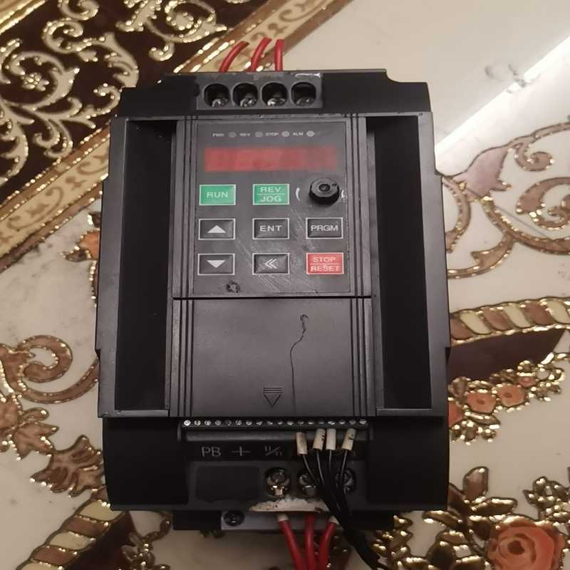 三晶S004G3/5R5F3变频器。（豆豆设备）