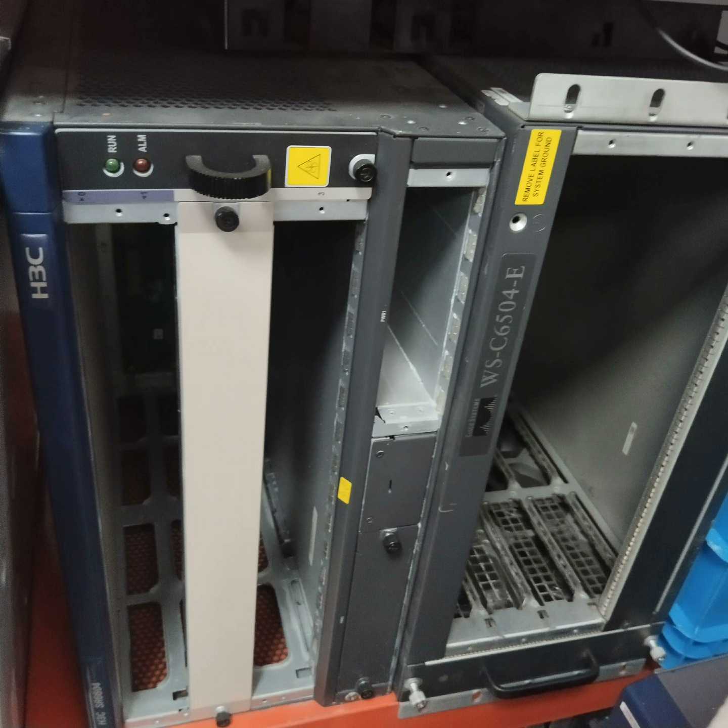 WS-C6504-E机箱SR 6604机箱各一个。[浩蓉商户]