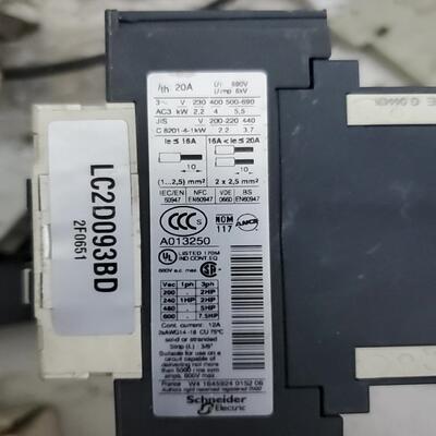 交流接触器lc1d093bd  如图所示，库存没有~询价