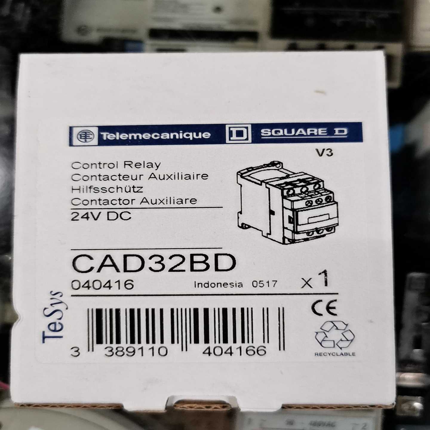 接触器CAD32BD。很多。询价