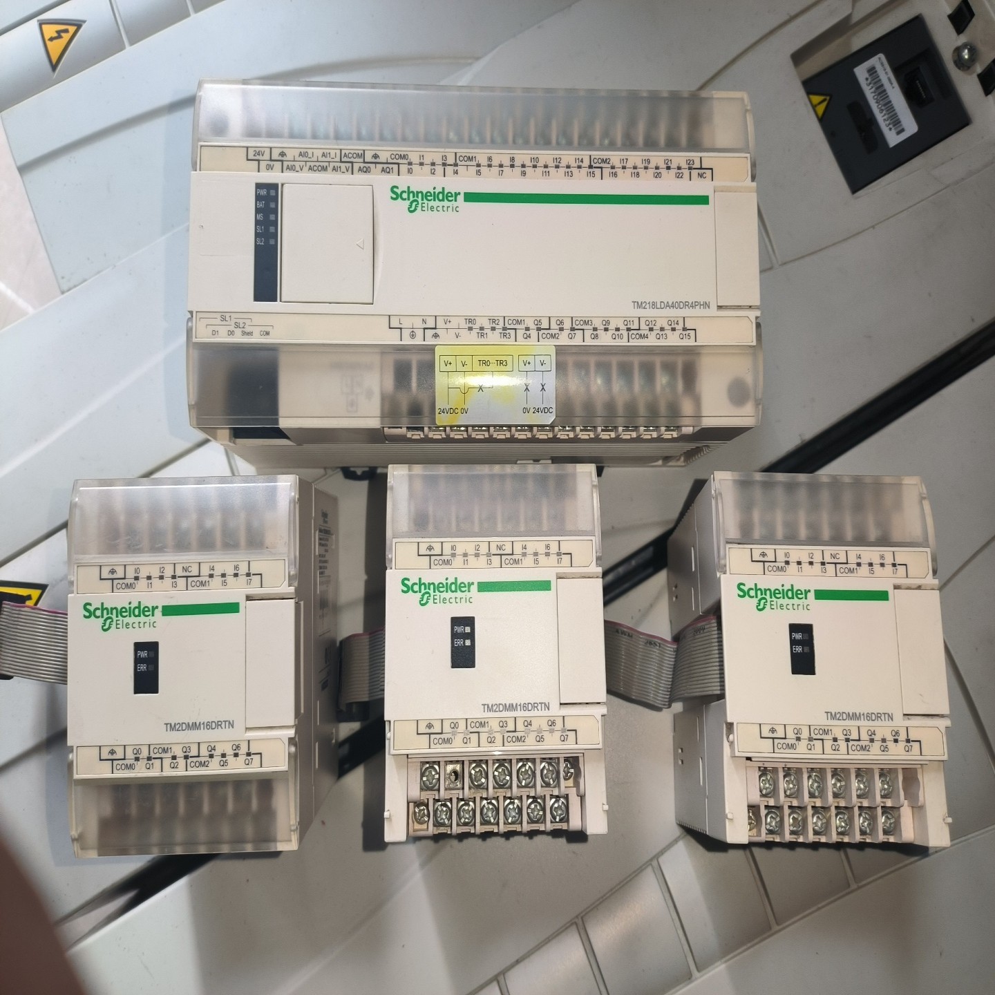 议价施耐德 TM218LDA40DR4PHN