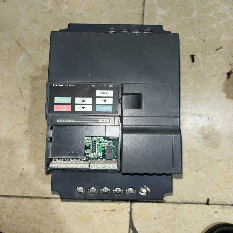 议价众辰变频器11kw（GS1013N011）二手拆机，成色如图