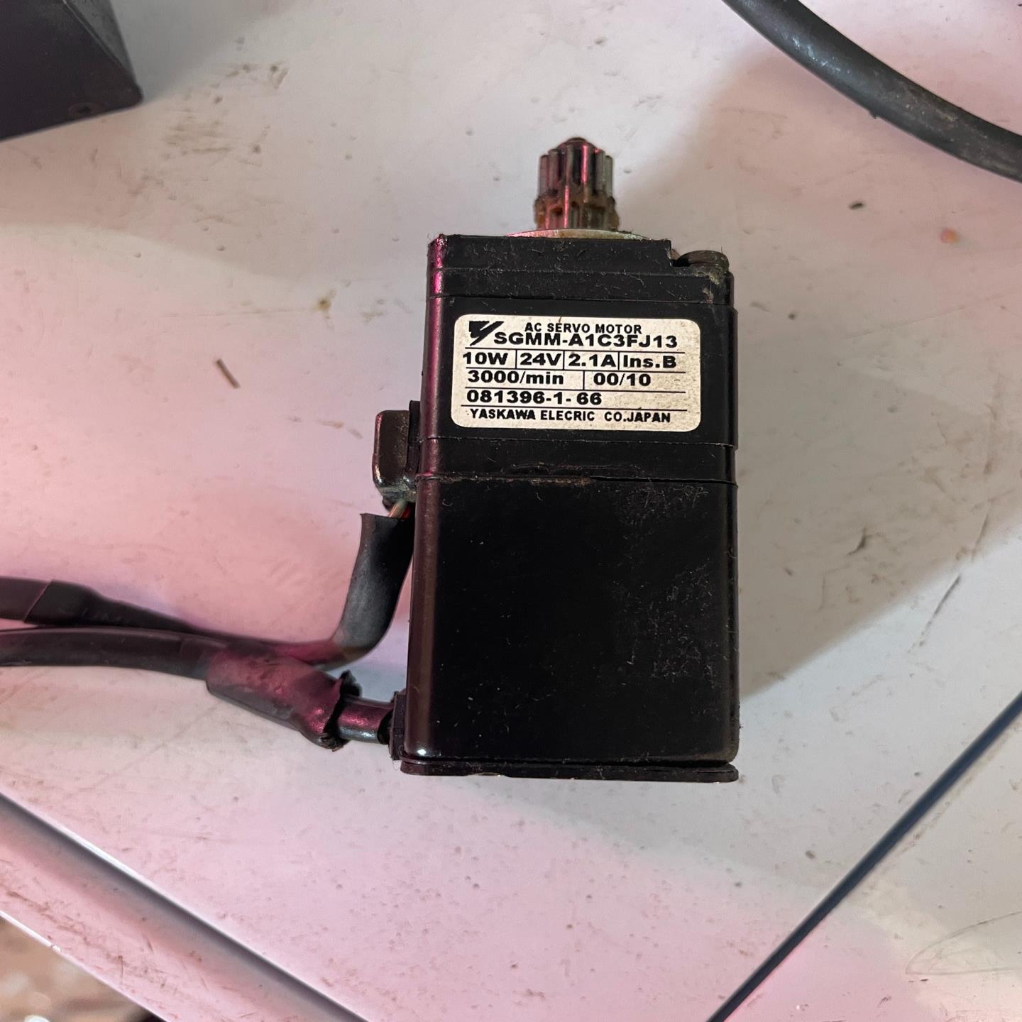 安川电机 SGMM-A1C3FJ13 ，。【华铭电子】