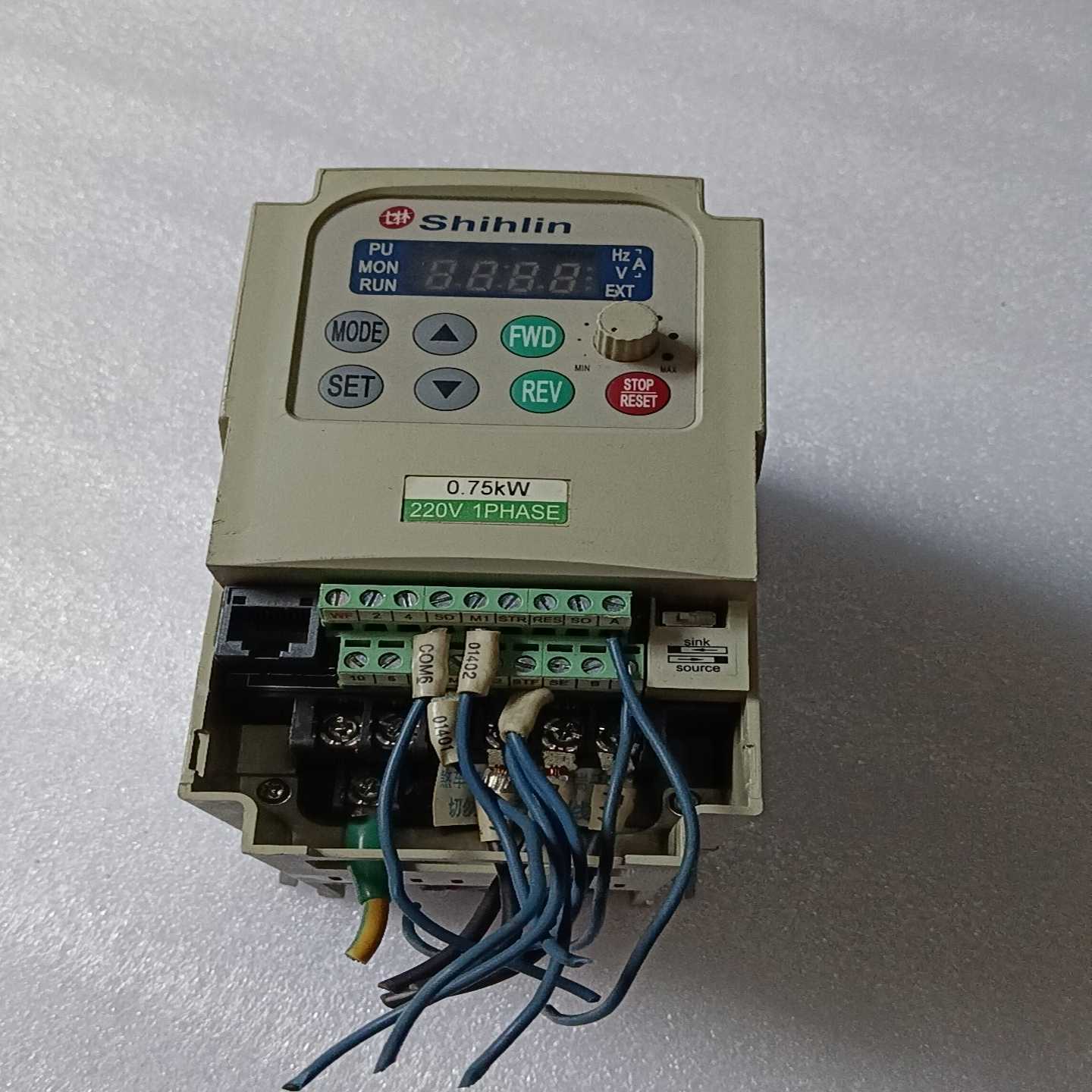 士林  SS一021一0.75K一D。  220V变频器。0【侨报商行】