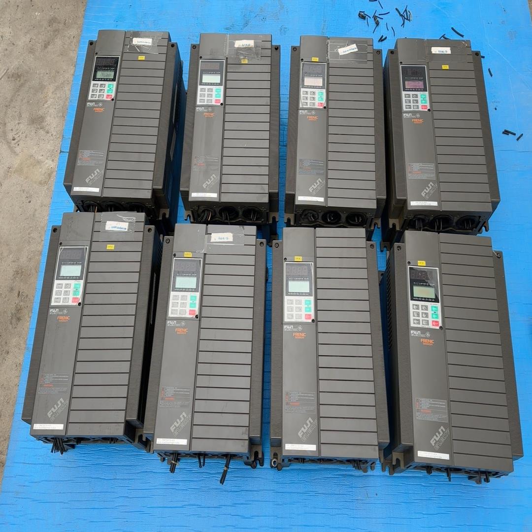 询价~富士变频器：FRN11GS-4CX，功能，成色如图，