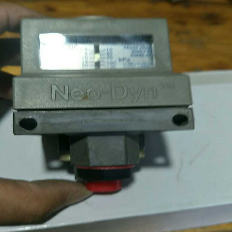 议价美国lTT Neo-Dyn可调压力开关  140P11C3