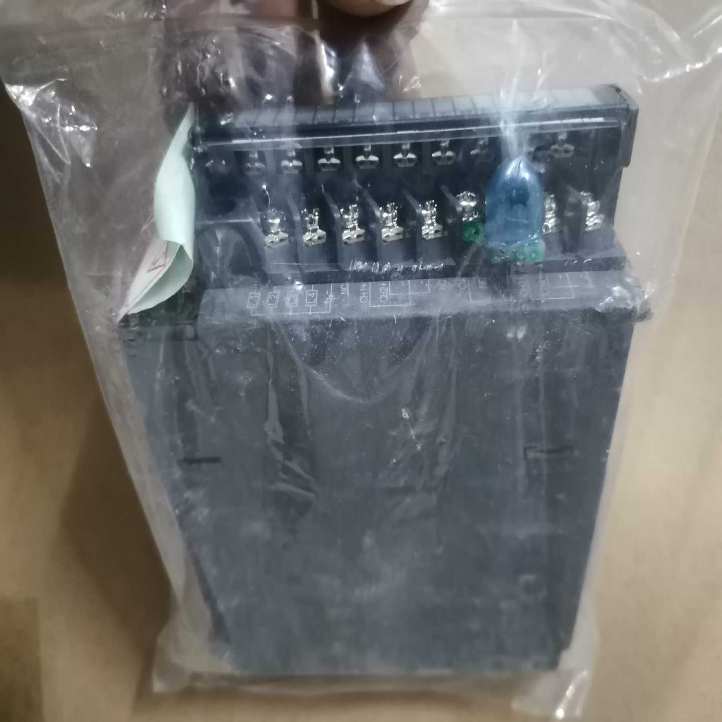 PLC模块Q64TCTT，，袋子没拆封，没包询价