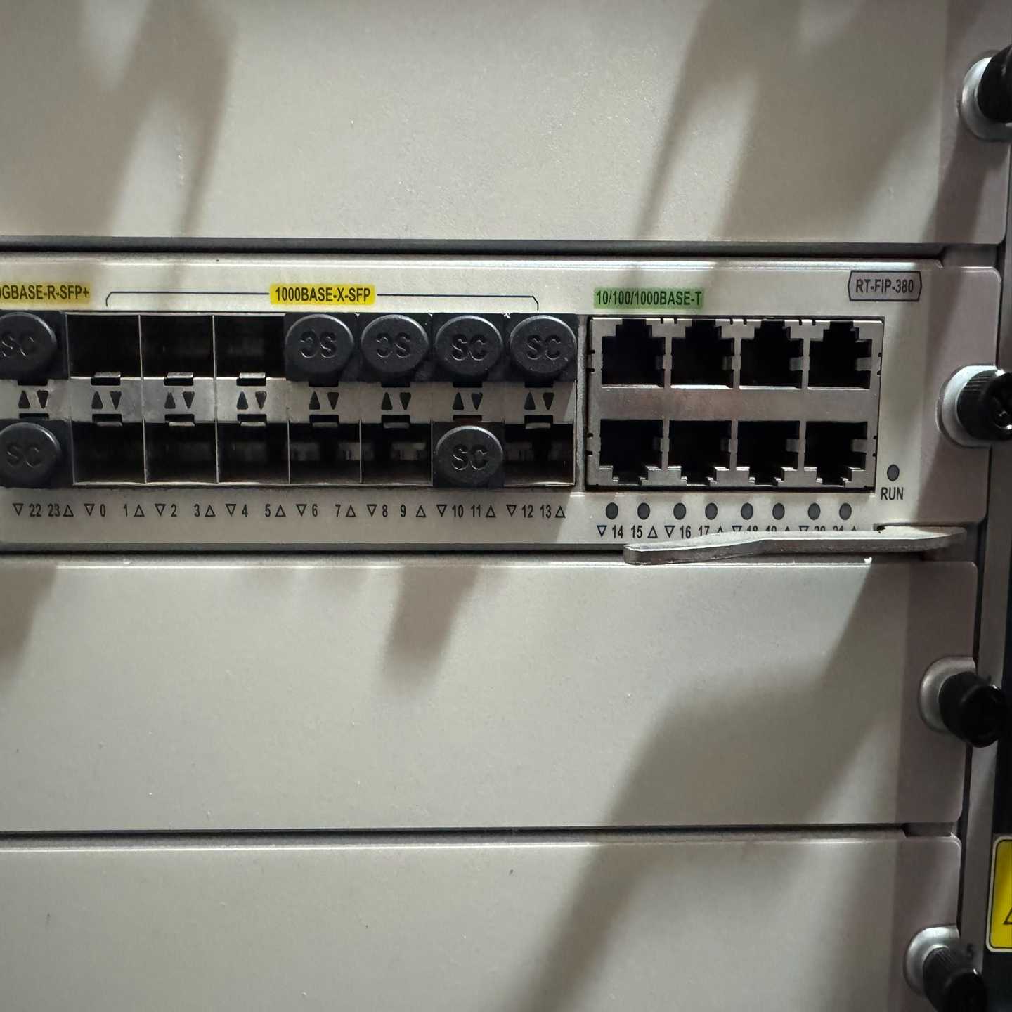 询价~H3C RT-FIP-380 ：8 千兆电，14千兆光，2S