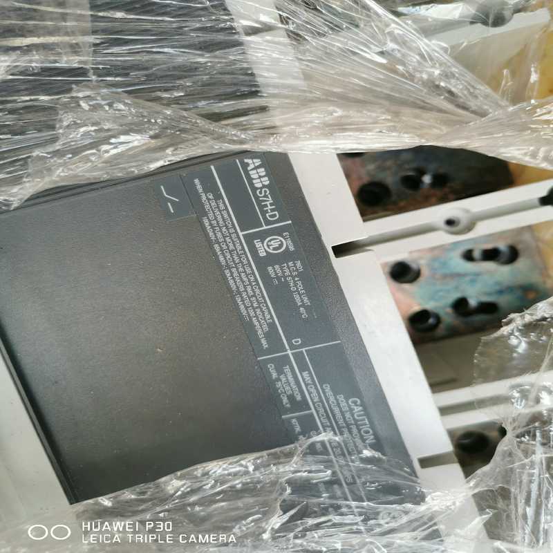 ABB塑壳断路器S7H-D4P进口的，隔离开关（零零电子）