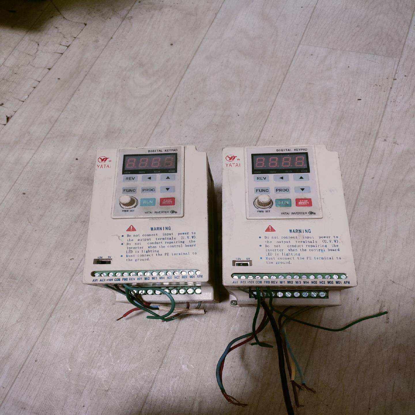 YTB0007G2S2A( B2B-W) 亚泰变频器，拆~询价