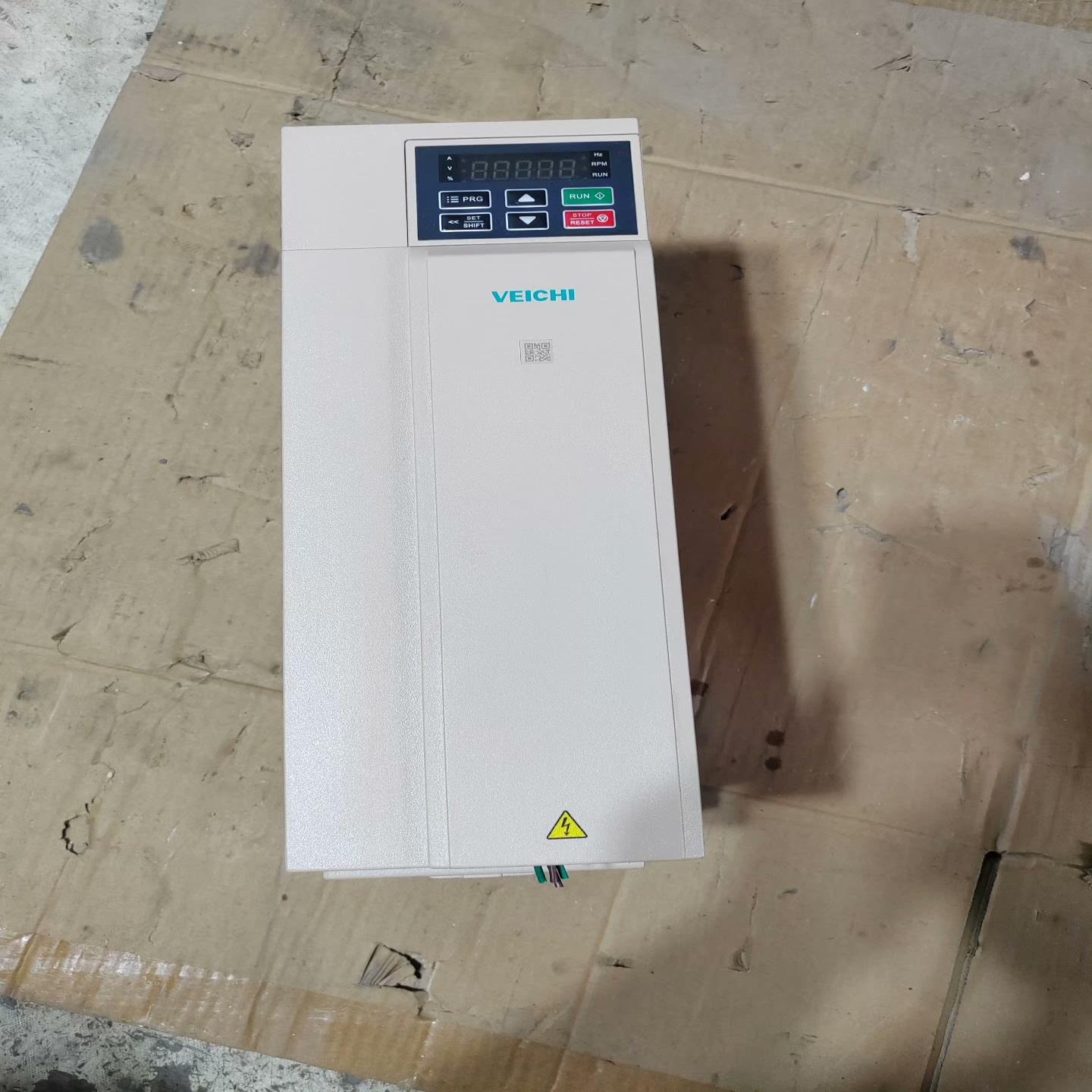 伟创变频器75KWAC320-T3-7R5H-B原装拆