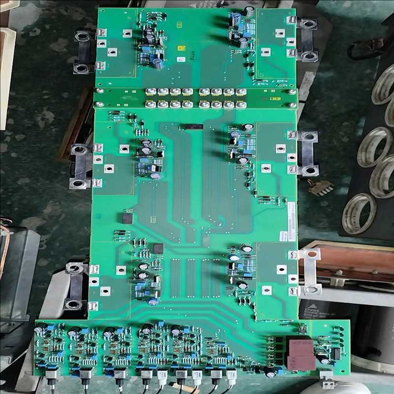 询价~6SE7035-1EJ84-1JC2变频器驱动板触