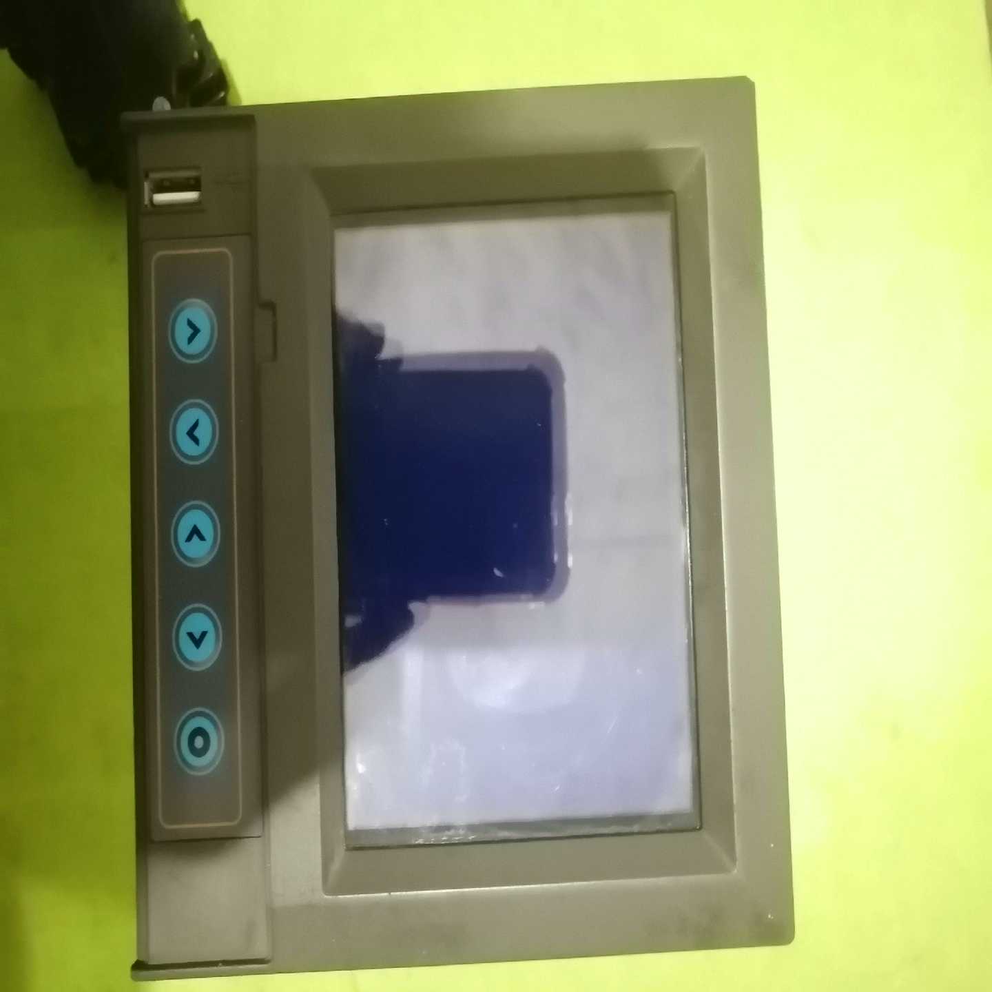 议价六通道无纸高速记录仪，通电测试正常，没法上机在路使用