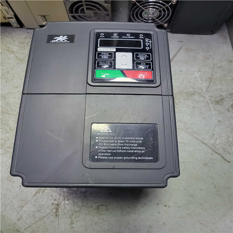 议~久联久变频器7.5KW/11KW JLJ10B-7R5G/0
