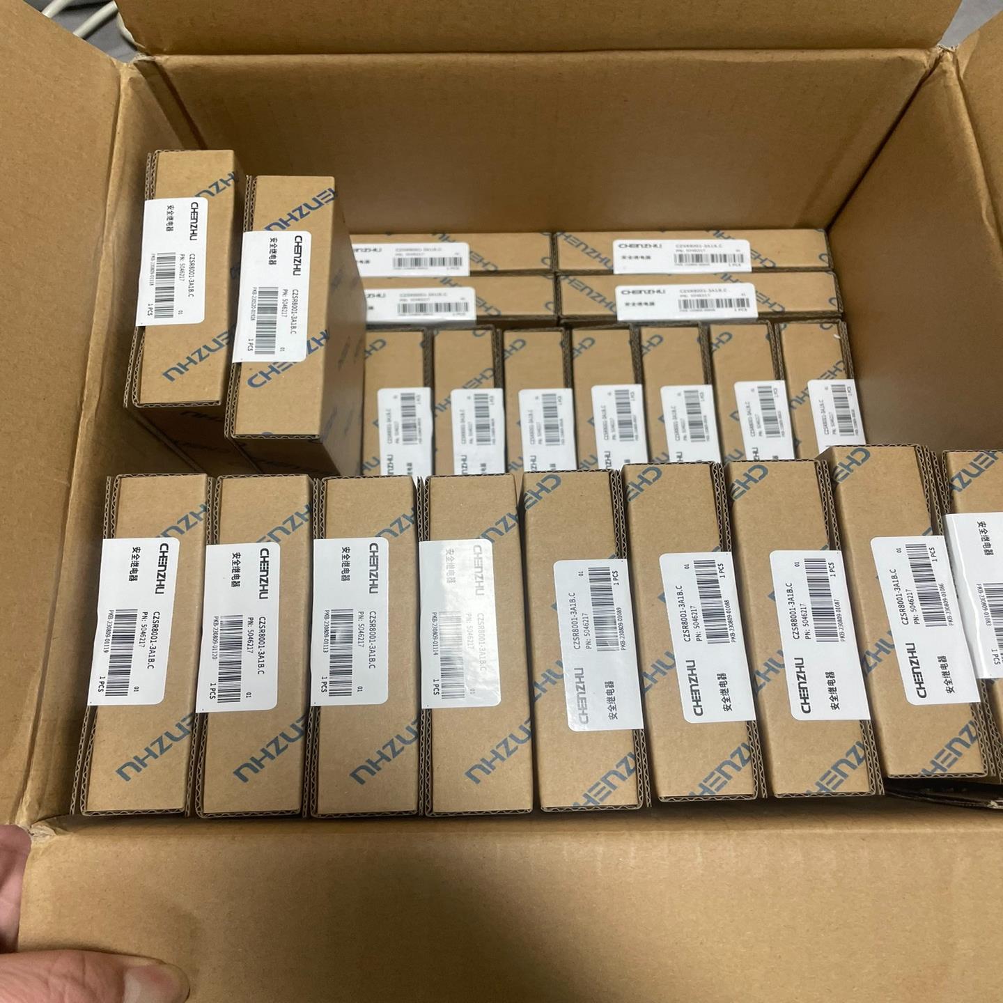 询价CZSR8001-3A1B.C全新原装现货100个，价格为单议价