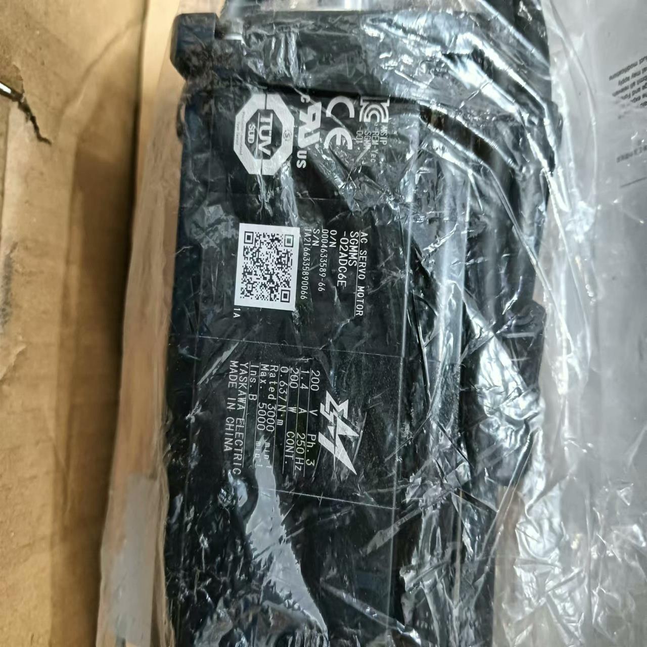 安川SGMMS-02ADC6E，伺服电机，200W，~询价