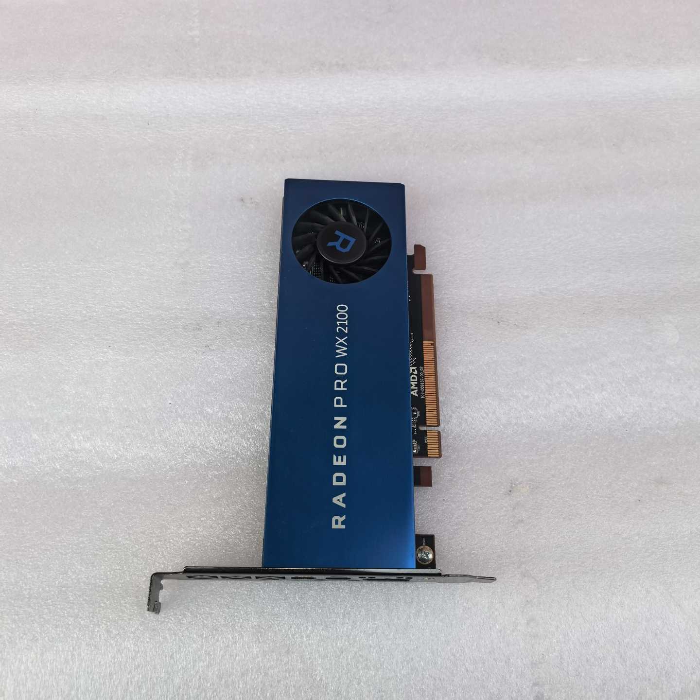 询价~AMD Radeon PRO WX2100 2GB显卡