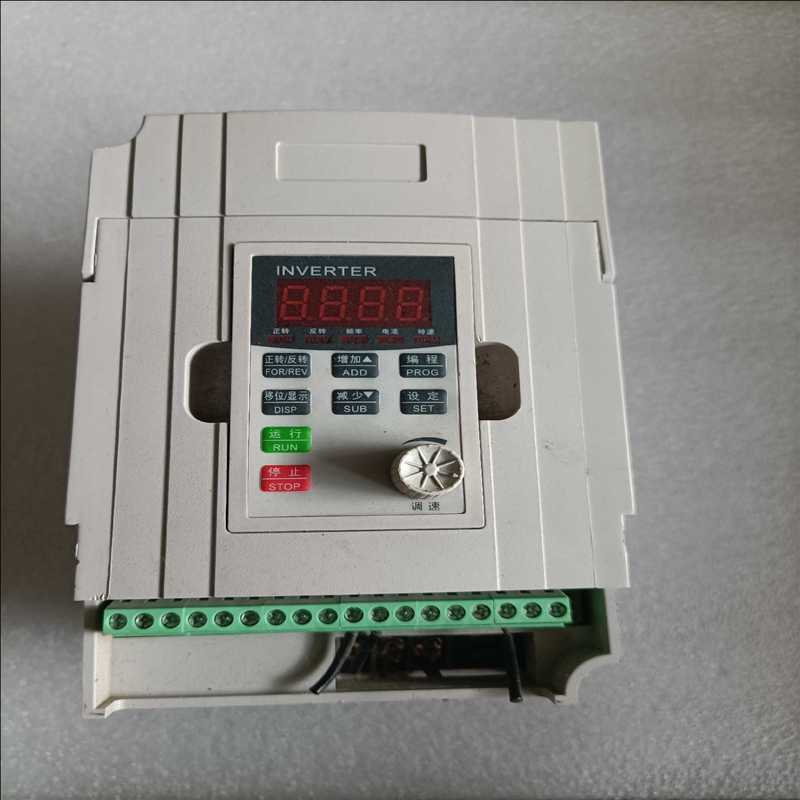 议~M3-1R5G1-A变频器1.5KW功能正常,成色如图,