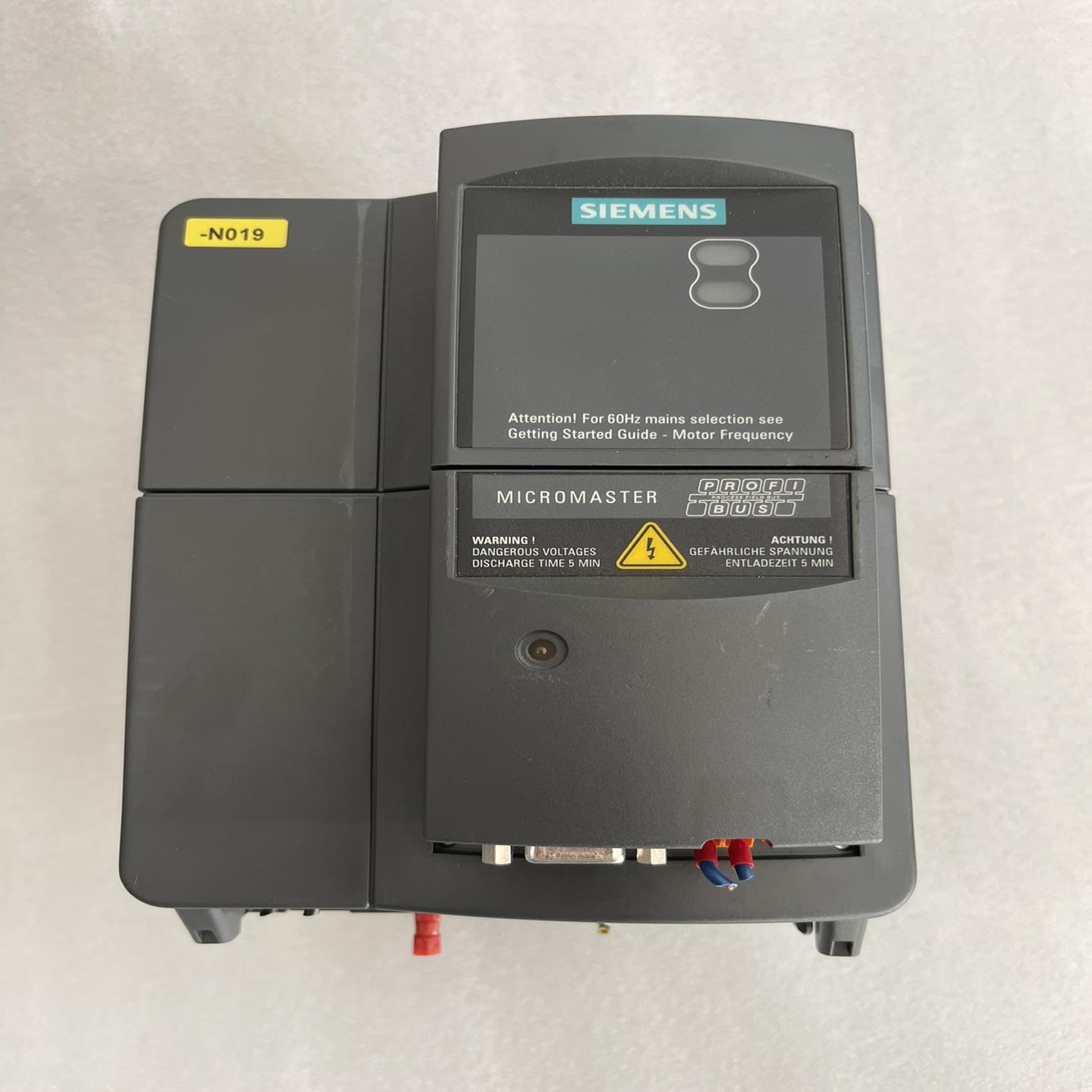 变频器6SE6420-2UD24-0BA1 成色新,议~询价