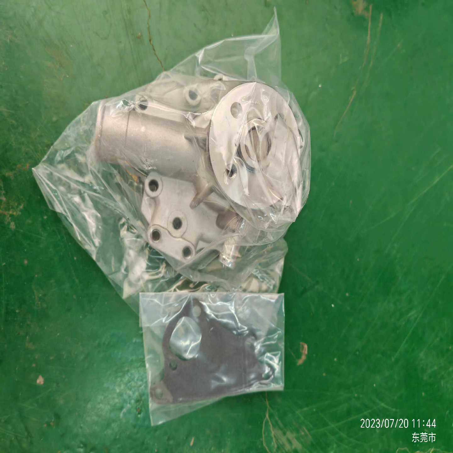 145017951  U45017952帕金斯农机冷却剂水泵【鑫