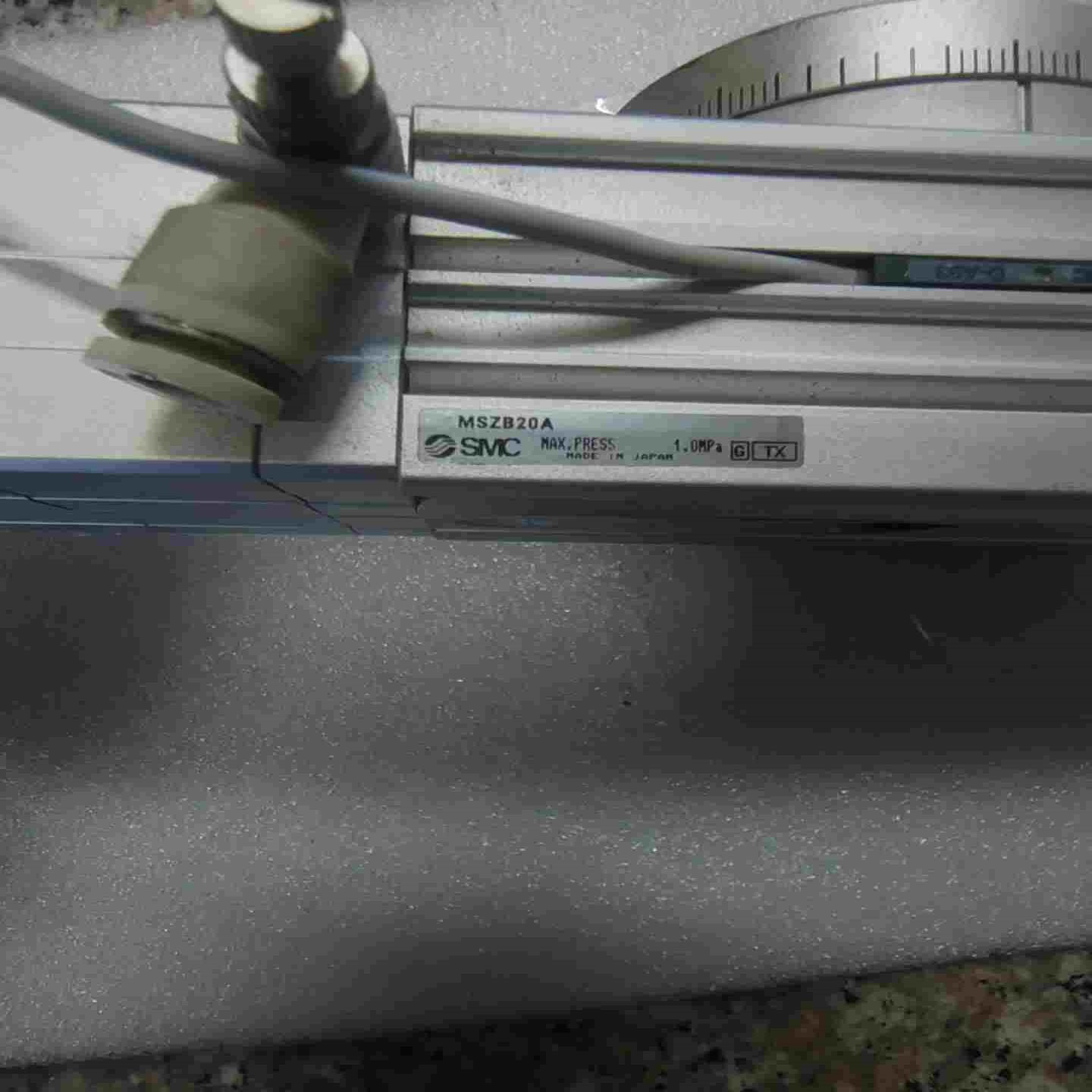 日本进口SMC旋转气缸 MSZB20A 现货，有需要老板请联--议价商品