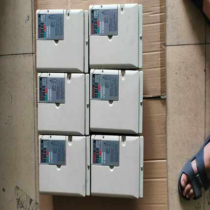 安川变频器CIMR-VB2A0040FAA   11KW