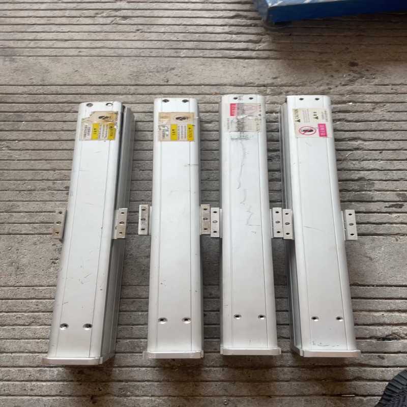 单轨滑台总长530mm行程300mm丝杆1210导轨15宽6（崽载电子）